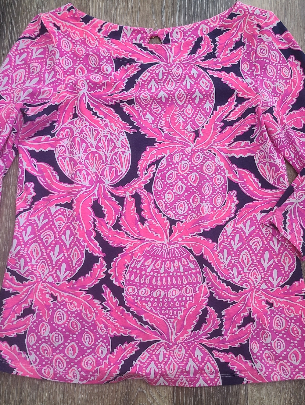 Lilly Pulitzer "Bright Navy Coco Safari" Design Top Women's Size Small.